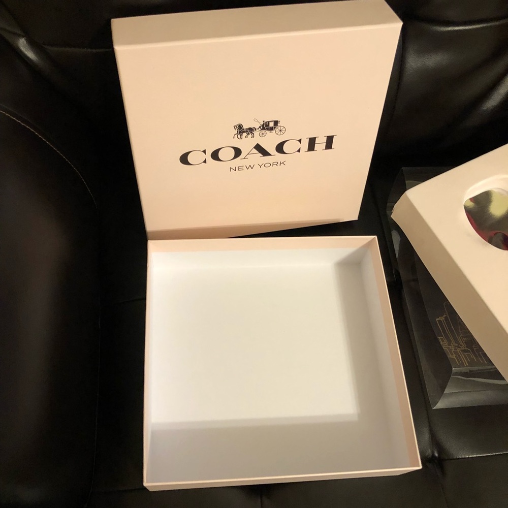 ❌SOLD❌Coach Box - Picture 4 of 4
